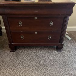 Dresser With Mirror AND end Table U