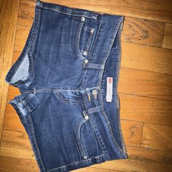 Levi’s Shortie 