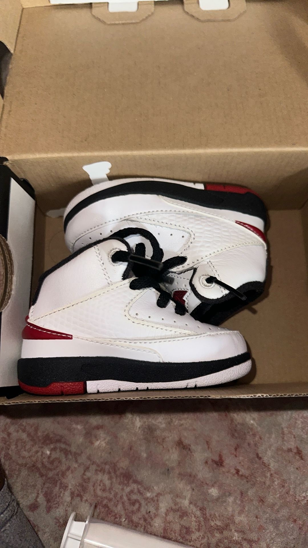 Baby’s Jordan 2 Retro Size 3C