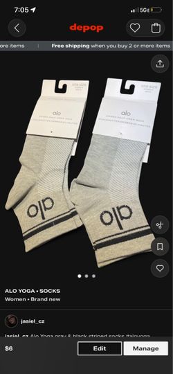 Alo Unisex Half-Crew Socks One Size