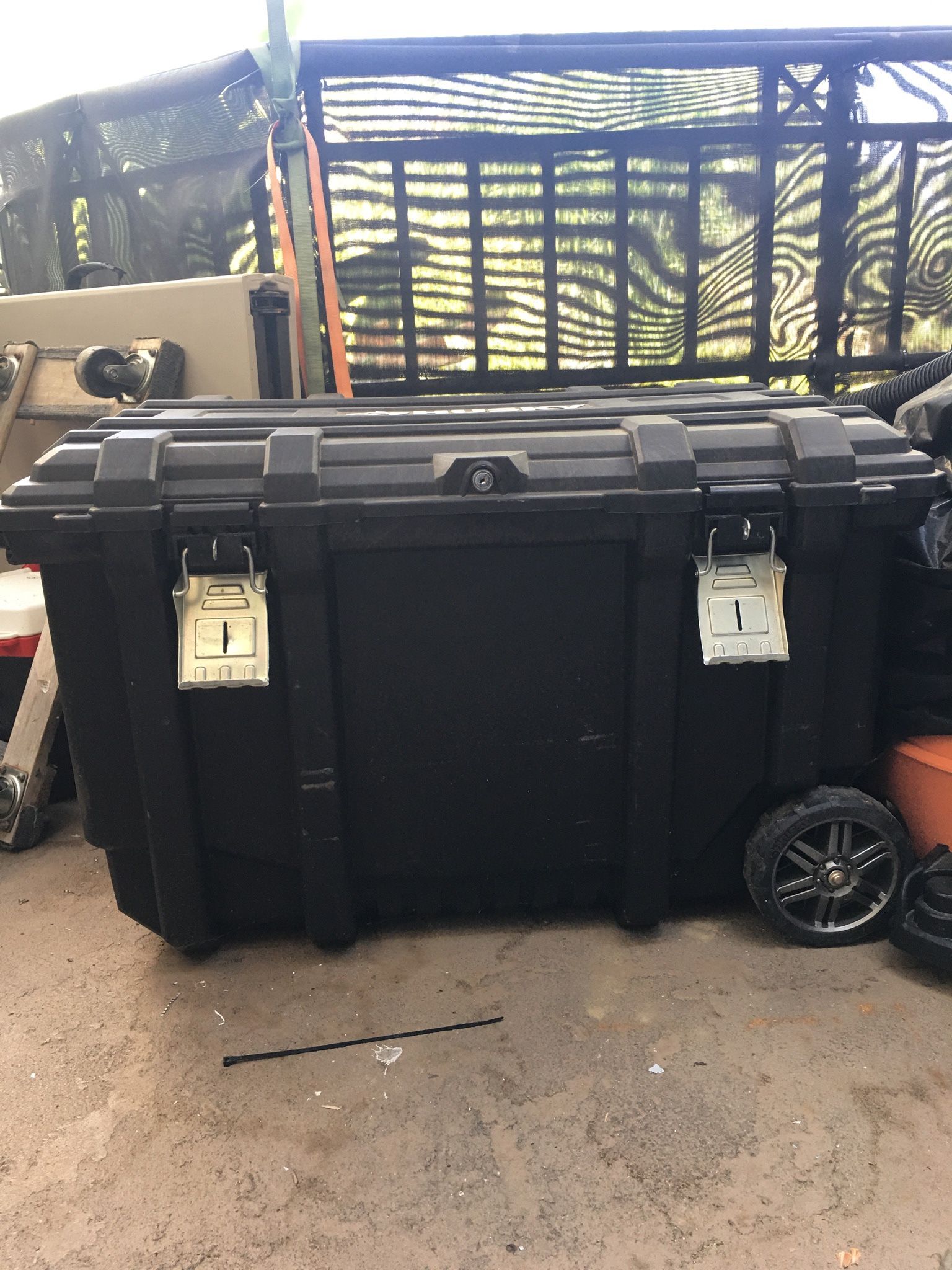 TRUCK BED TOOL BOX