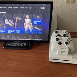 Xbox S With Two Controllers And Charging Stand With 1080p Tv 