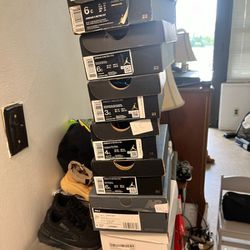 Selling Only Jordan's And Nike Wholesale