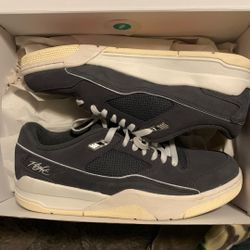 Jordan Flight Court Green  Size 9’5