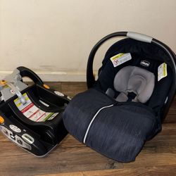 Chicco Car Seat  With Base Included Navy Blue 