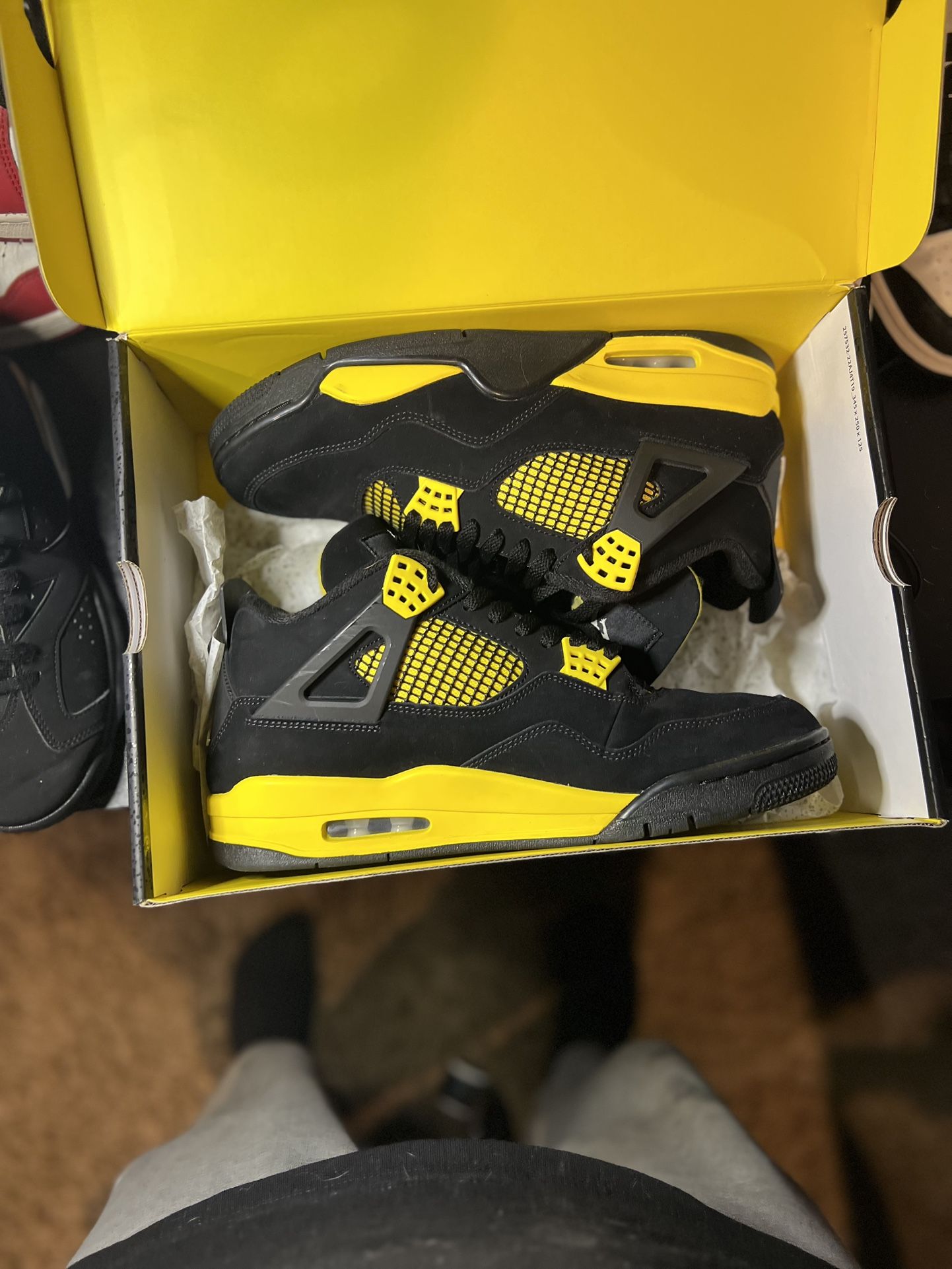 Jordan 4 Yellow Thunder Size 11