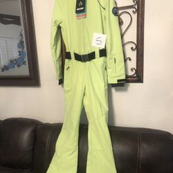 WOMENS  SMN GSOU. SKI SUITS NEW 100 EACH CASH ONLY AVAILABLE YOU CAN TRY IT ON FINAL SALES 
