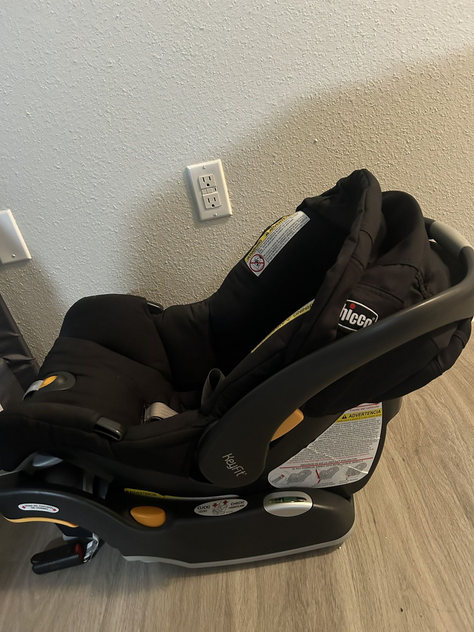 Chicco KeyFit ClearTex Infant Car Seat