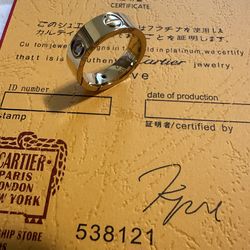 Women ring gold with diamonds