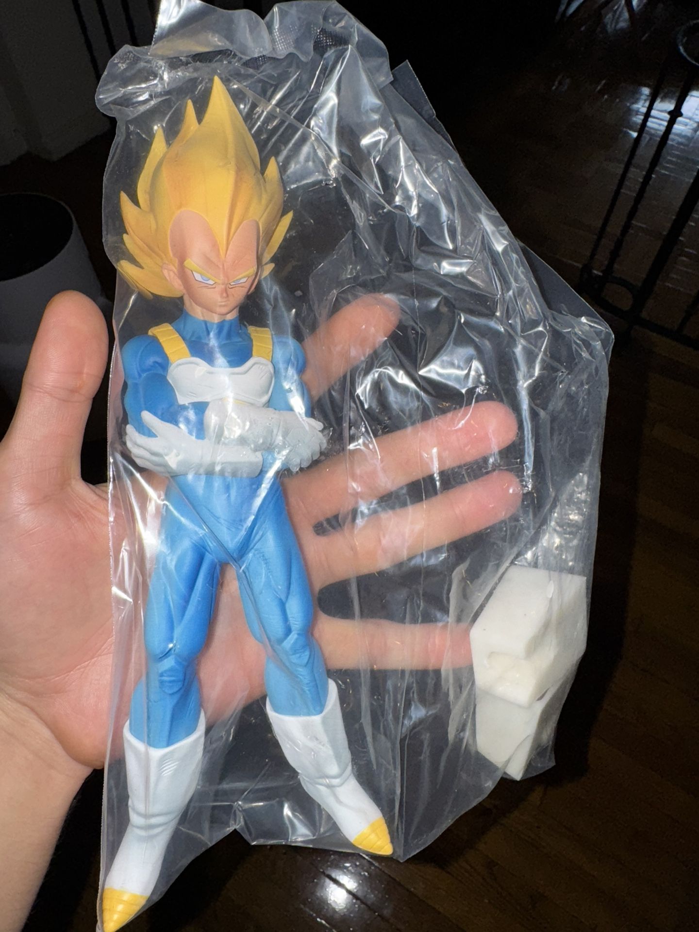 Vegeta Figure Super Saiyan SSJ Statue Collectible