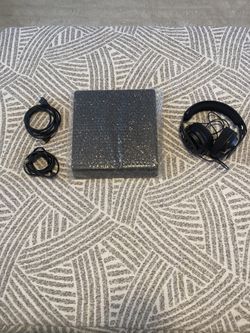 PS4 Console (GREAT CONDITION)