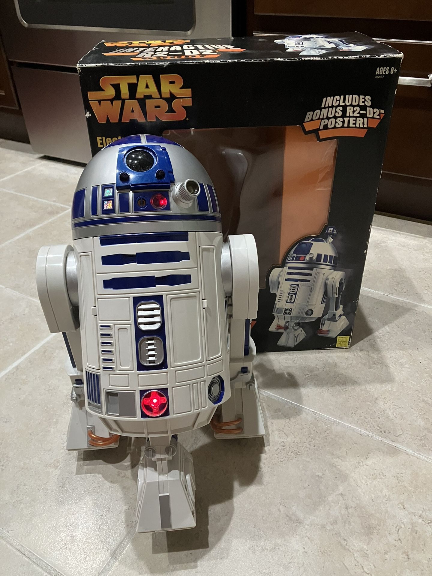R2 D2 Star Wars Interactive R2-D2 Robot Hasbro 2005