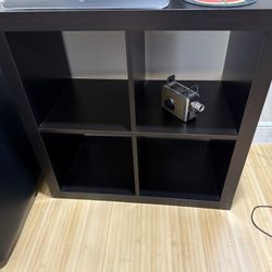 IKEA KALLAX Shelf Unit 2x2 ( 4cube) 