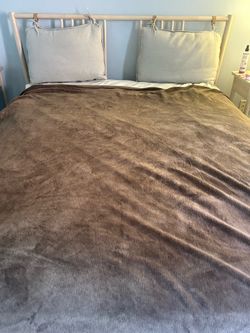 Queen bed+ Extra firm mattress