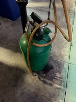 pneumatic oil extractor  6.. 1/4 gallons