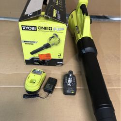 RYOBI ONE+ HP 18V Brushless Whisper Series 130 MPH 450 CFM Cordless Battery Leaf Blower with 4.0 Ah 
