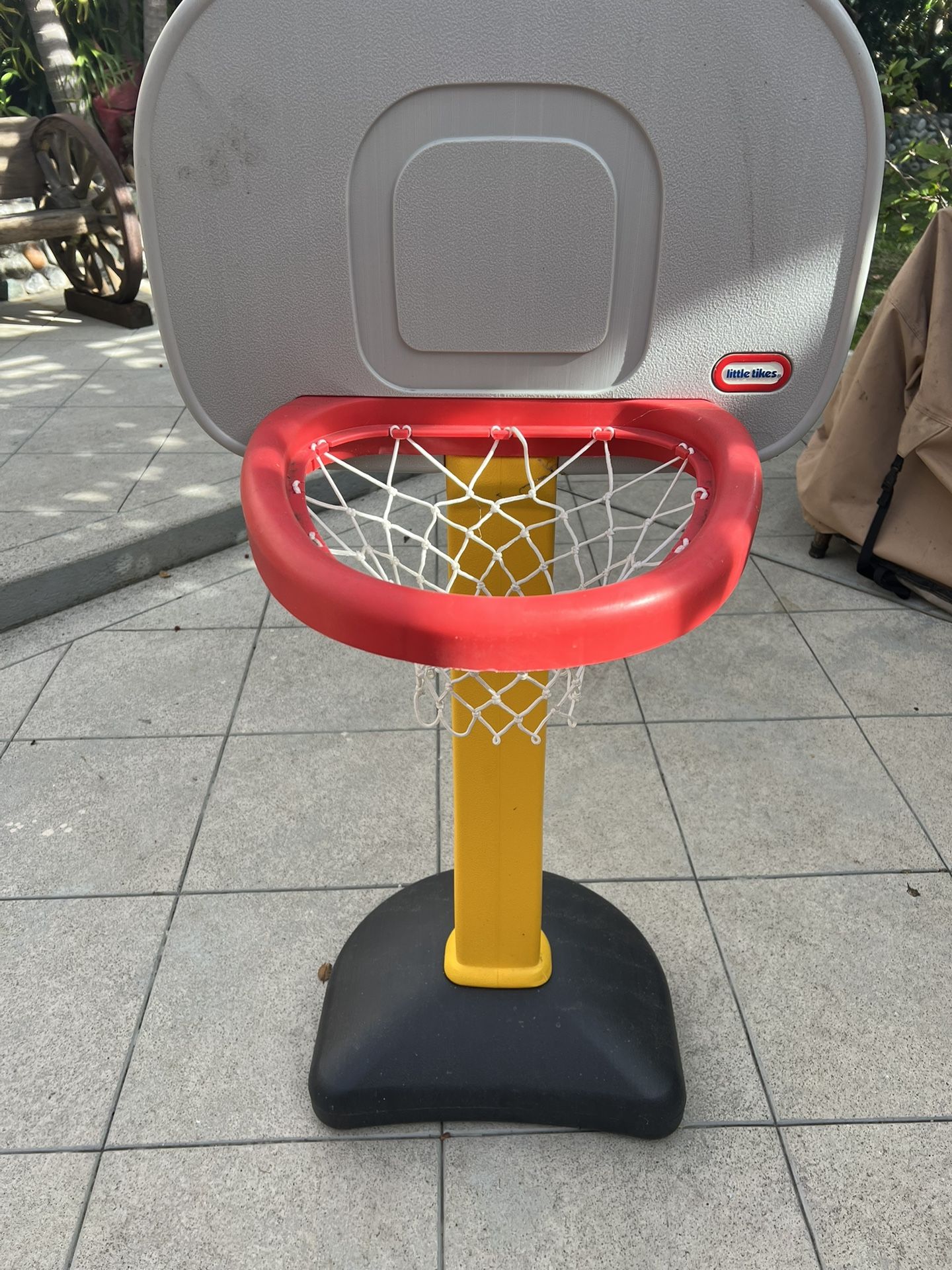 Little Tikes TotSports Kid Basketball Hoop & Ball