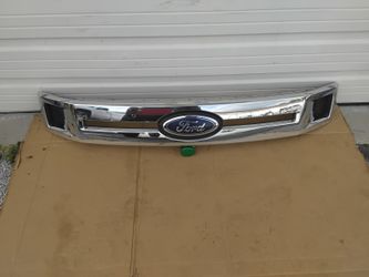 Nice Chrome 2018 To 2020 Ford Pickup Truck Front Grill Cover With Ford Emblem OEM Like New.
