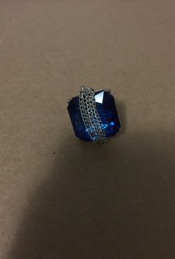 Beautiful stretch ring with blue stone