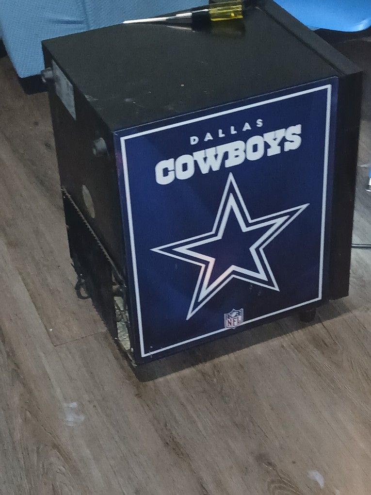 Dallas Cowboy Mini Fridge