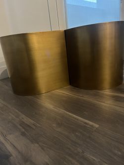 Modern Metal Side Table In Water Drop Design (Brush Gold)