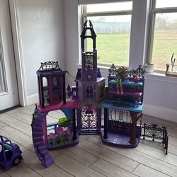 Monster High Haunted High School Doll House