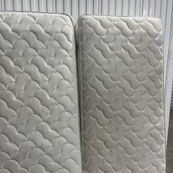 Twin Size Serta Mattress With Bed Rail/frame