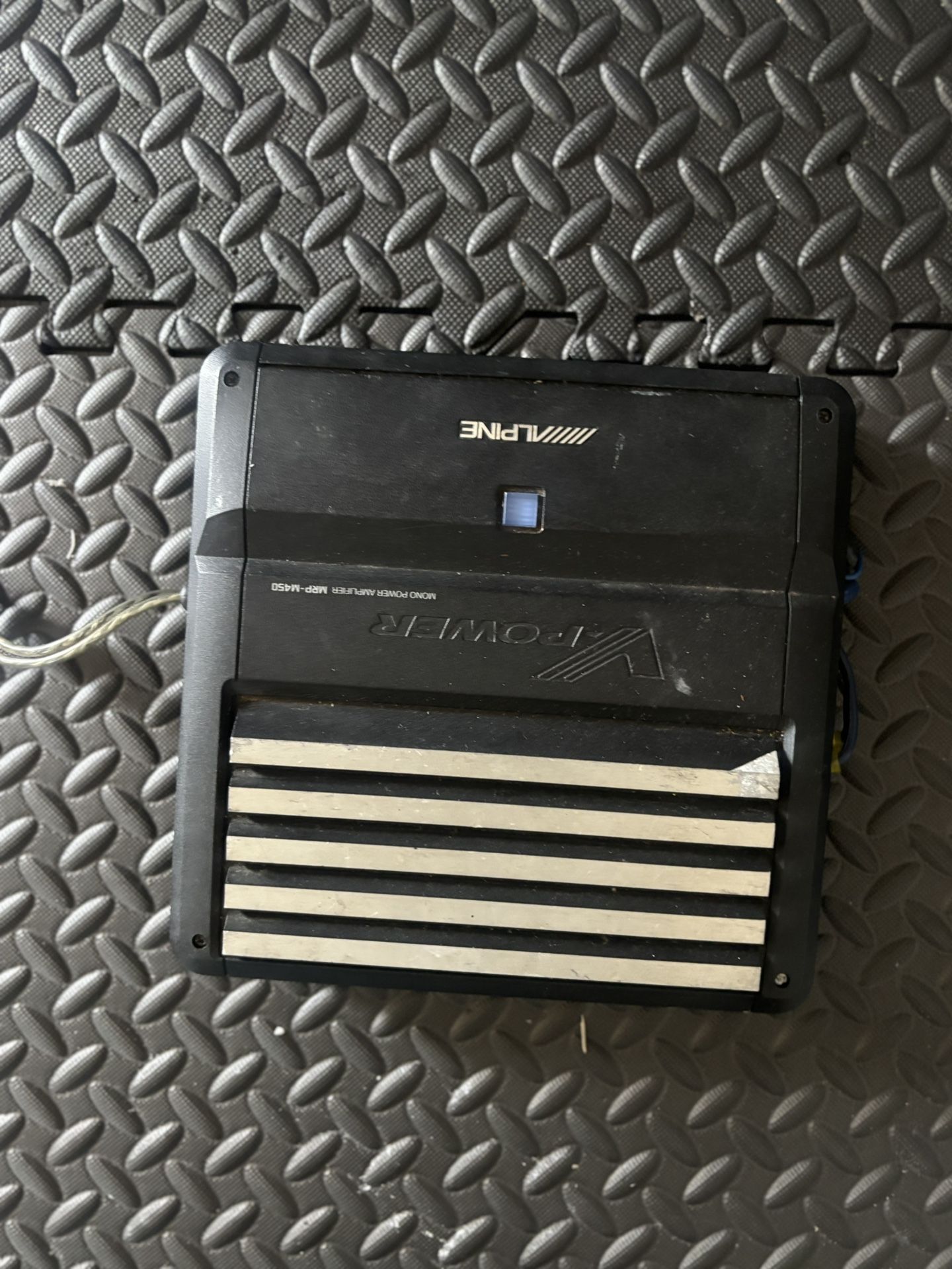 Alpine AMPLIFIER