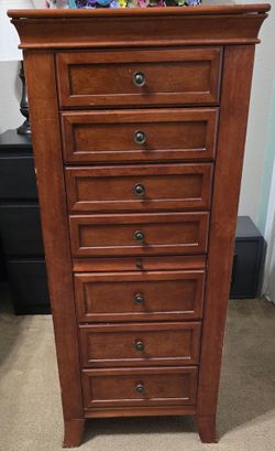 Jewlery chest