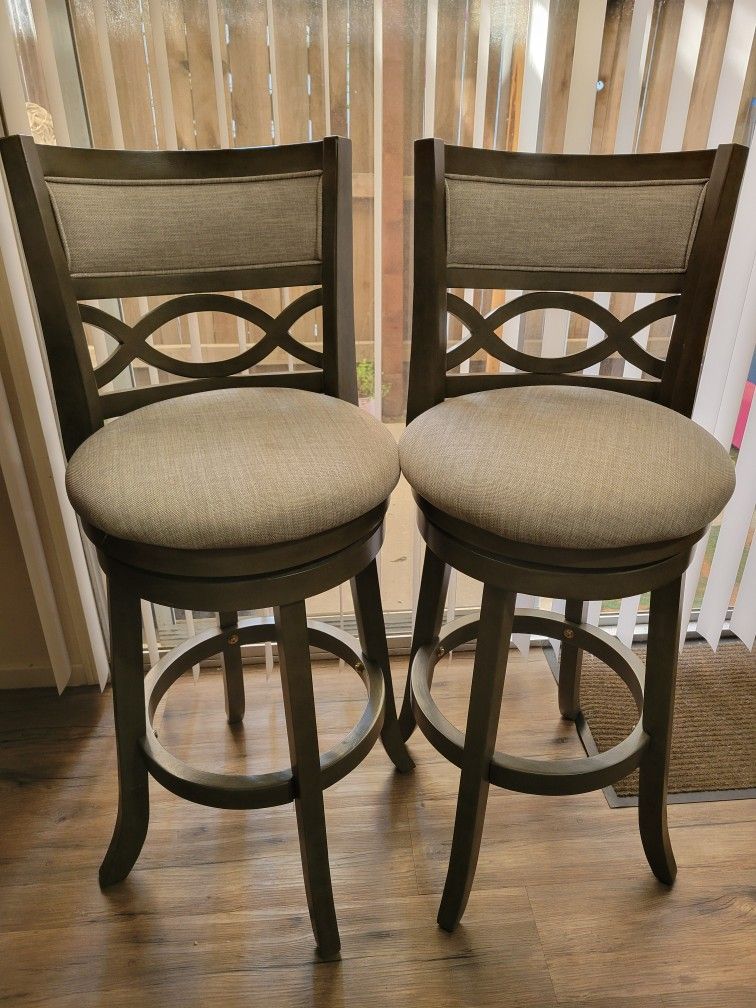 Swivel Bar Stool (2)