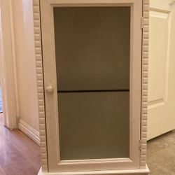 Cabinet With 2 Shelves