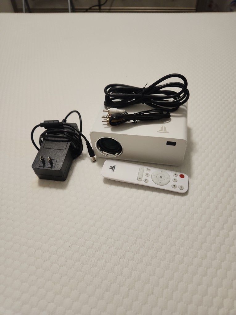 Brand New mini Projector with hdmi cable