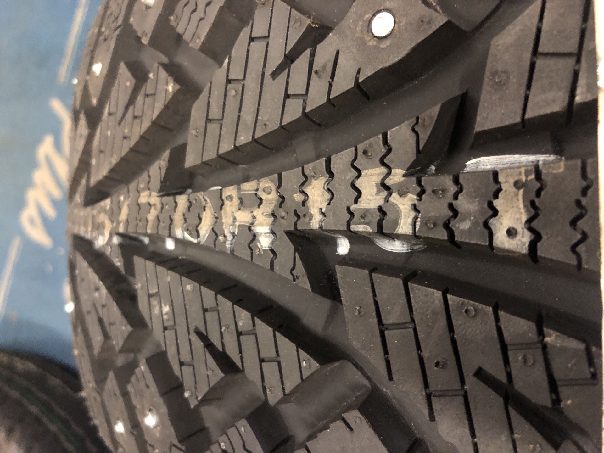 Hankook Winter iPike Studded Tires for Sale in Bothell, WA OfferUp