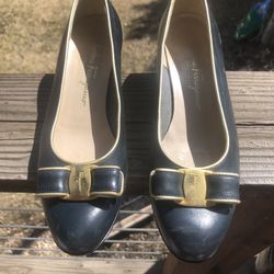 Salvatore Ferragamo Blue And Gold Leather Vara Low Heels 