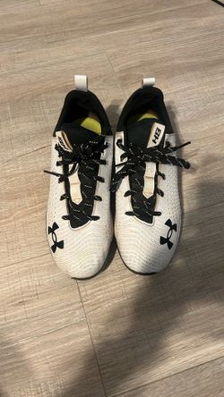 Under Armour girls Cleats
