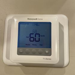 Honeywell T4 Pro Series Thermostat w/ Mount