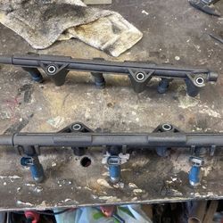 Toyota V6 4.0 2003 Fuel Injectors And Fuel Tail