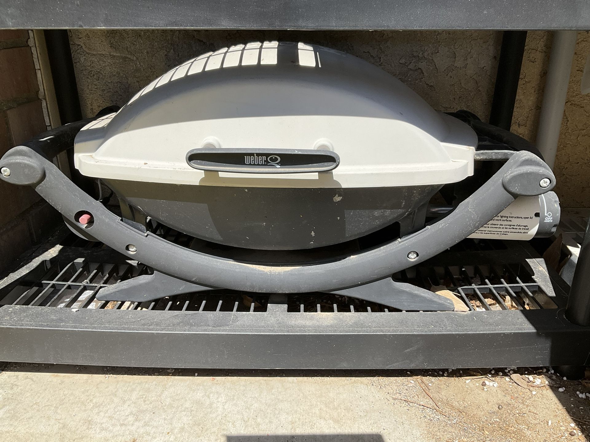 Weber Q1000 Liquid Propane Grill