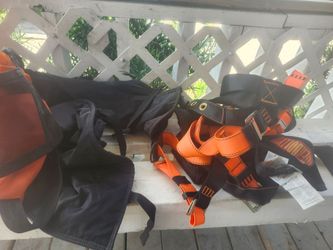 Still chainsaw climbing Safety Gear