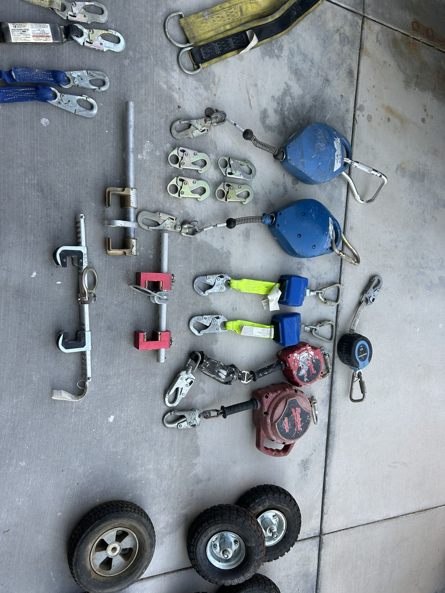 Safety Harnesses, Yo-yo’s , Beam Claps, Double Hook Lanyards, Single Hook Lanyards OBO