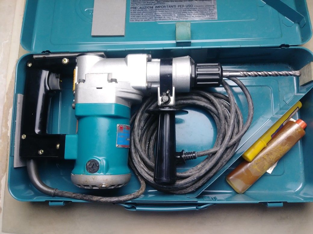 Makita. Rotary hammer