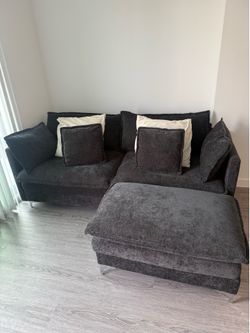Modern Charcoal Gray Couch + Ottoman – Luxury Comfort Meets Modern Style. Willing to Negotiate.
