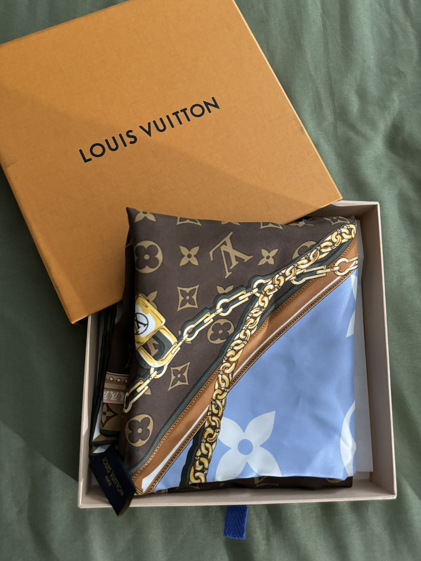louis vuitton silk scarf