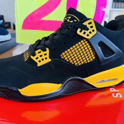 Beautiful Man Tennis Shoes $20