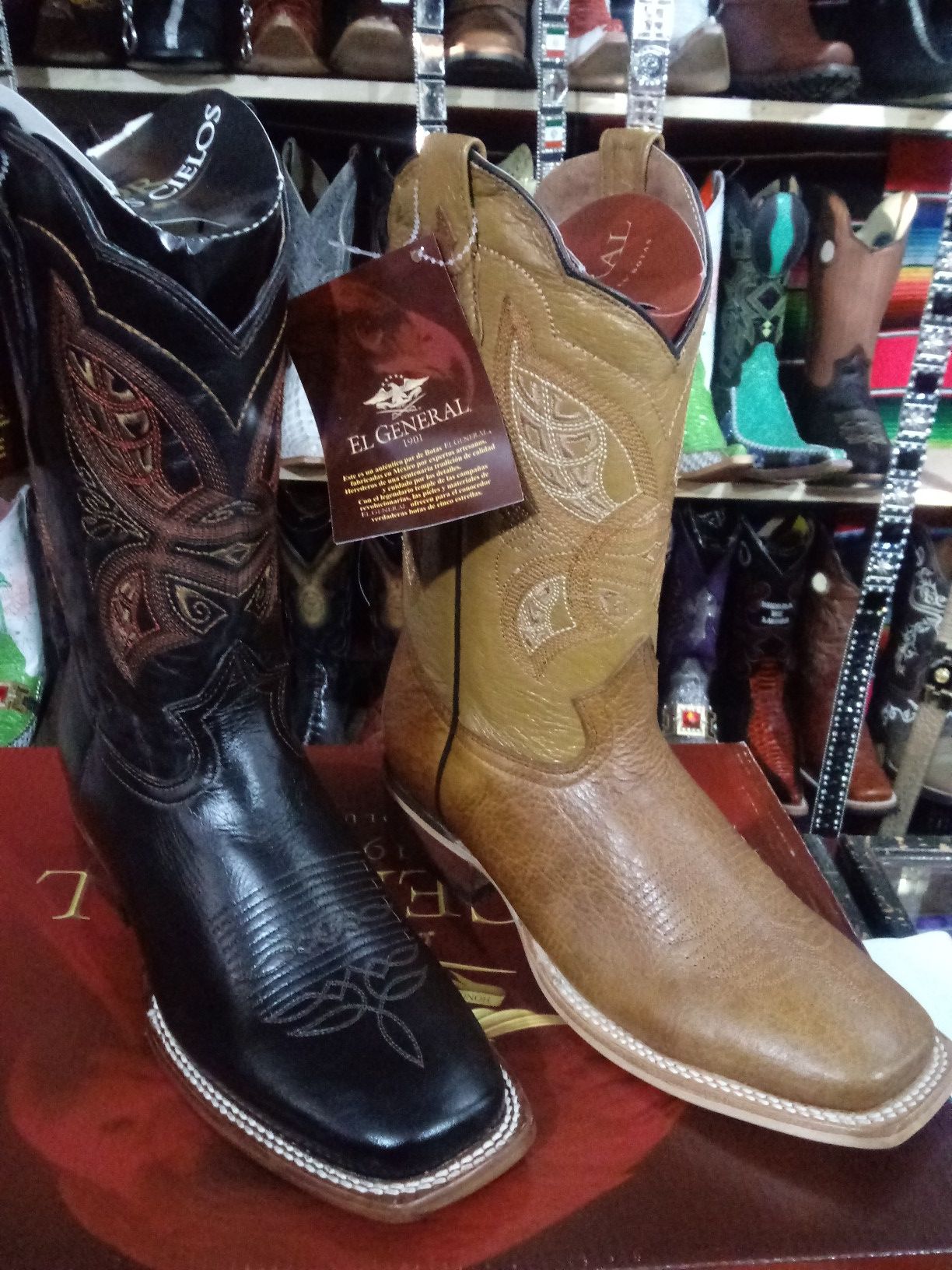 Bota rodeo el señor de los cielos para caballero