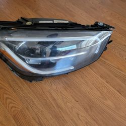 Mercedes Passenger Headlight Free