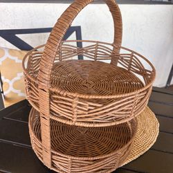 Wicker tiered tray
