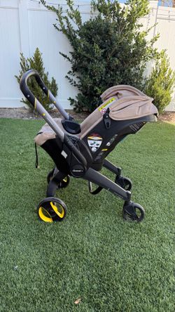 Doona stroller with base