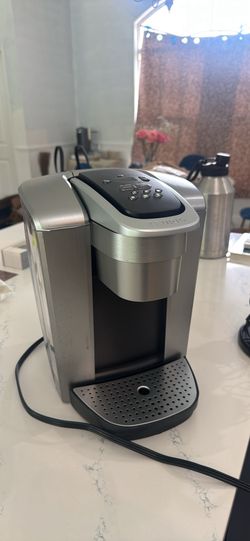 Keurig K-Elite Coffee Maker – Excellent Condition