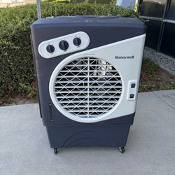 Honeywell CO60PM 125 Pint Indoor/Outdoor Portable Evaporative Air Cooler Swamp Cooler Covers 850sqft